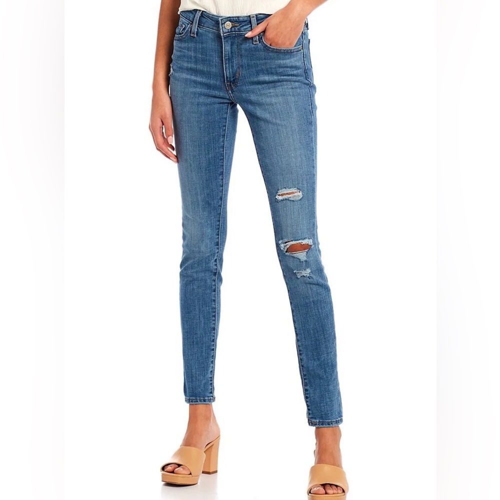 NWT Levi’s 711 Distressed Skinny Jeans